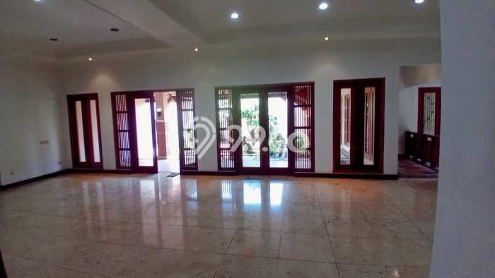 Dijual Rumah Luas Megah Dengan View Eksklusif di Cipinang, Jakarta Timur Dijual Rumah Luas Megah Dengan View Eksklusif di Cipinang, Jakarta Timur