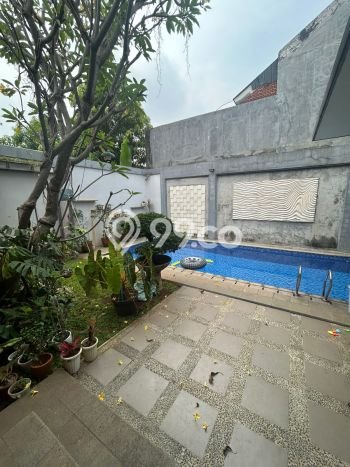Rumah Elit Modern Tanpa Renovasi di Pondok Bambu Jakarta Timur Rumah Elit Modern Tanpa Renovasi di Pondok Bambu Jakarta Timur