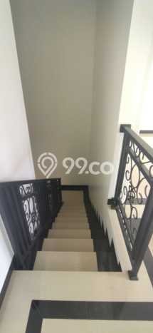 For Sale Rumah 5 Kamar Lokasi Strategis Nyaman dan Strategis di Pasar Minggu For Sale Rumah 5 Kamar Lokasi Strategis Nyaman dan Strategis di Pasar Minggu