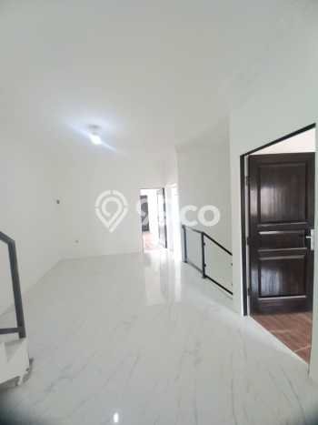 Dijual Rumah 4 Kamar Lokasi Ideal Bagus dan Strategis di Cakung Dijual Rumah 4 Kamar Lokasi Ideal Bagus dan Strategis di Cakung