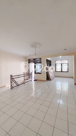 Rumah Mewah LB 200m2 Siap Huni Desain Elegan di Rawamangun, Jakarta Timur Rumah Mewah LB 200m2 Siap Huni Desain Elegan di Rawamangun, Jakarta Timur