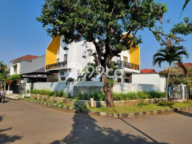 Rumah Elit LB 250m2 Siap Pakai Desain Elegan di Cikunir, Bekasi Rumah Elit LB 250m2 Siap Pakai Desain Elegan di Cikunir, Bekasi