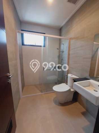 For Sale! Premium House LT 120m2 Desain Elegan di Pantai Indah Kapuk For Sale! Premium House LT 120m2 Desain Elegan di Pantai Indah Kapuk