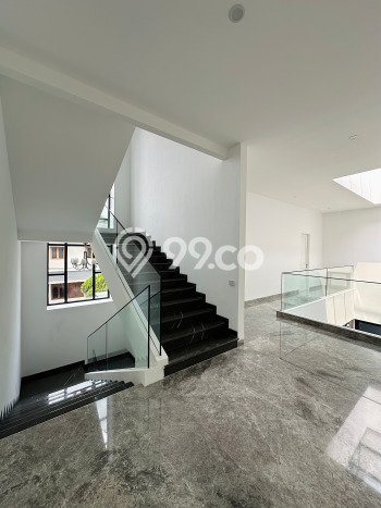 Jual Rumah Luas Megah Dengan View Cantik di Alam Sutera, Tangerang Jual Rumah Luas Megah Dengan View Cantik di Alam Sutera, Tangerang