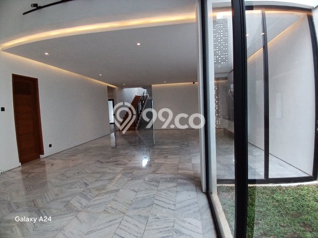 Rumah Elit Modern Siap Huni di Joglo Jakarta Barat Rumah Elit Modern Siap Huni di Joglo Jakarta Barat