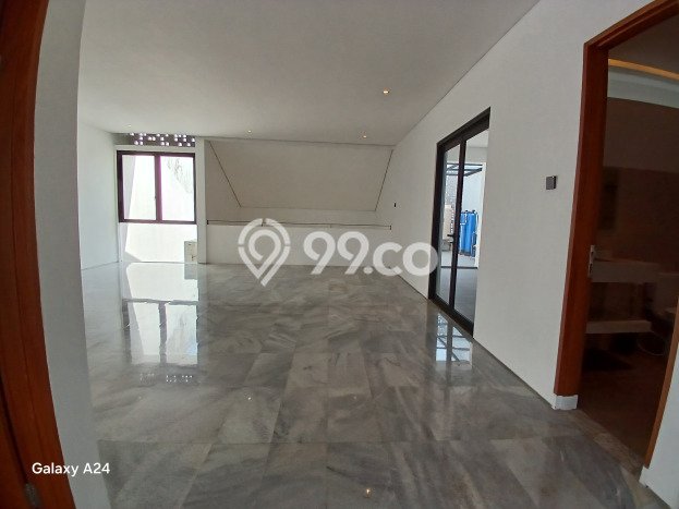 Rumah Elit Modern Siap Huni di Joglo Jakarta Barat Rumah Elit Modern Siap Huni di Joglo Jakarta Barat
