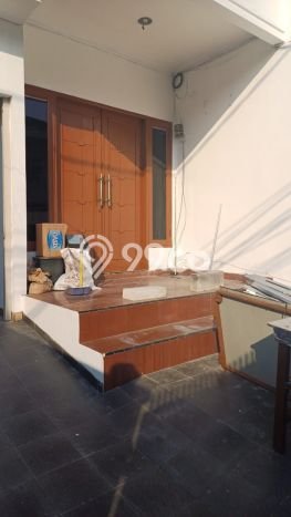 Disewakan! Rumah 5 Kamar Tidur &
3 Kamar Mandi di Tomang, Jakarta Barat Disewakan! Rumah 5 Kamar Tidur &
3 Kamar Mandi di Tomang, Jakarta Barat