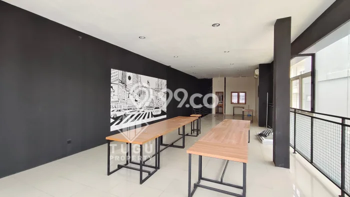 Ruko Dijual di Prime Area Yogyakarta Luas 170m2 Ruko Dijual di Prime Area Yogyakarta Luas 170m2