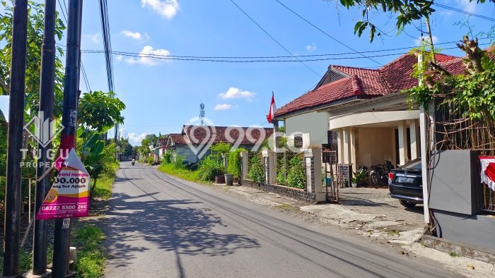 HOT PROPERTY! Rumah Strategis area Sleman, Luas 480m2m² Bangunan 244m2m² HOT PROPERTY! Rumah Strategis area Sleman, Luas 480m2m² Bangunan 244m2m²