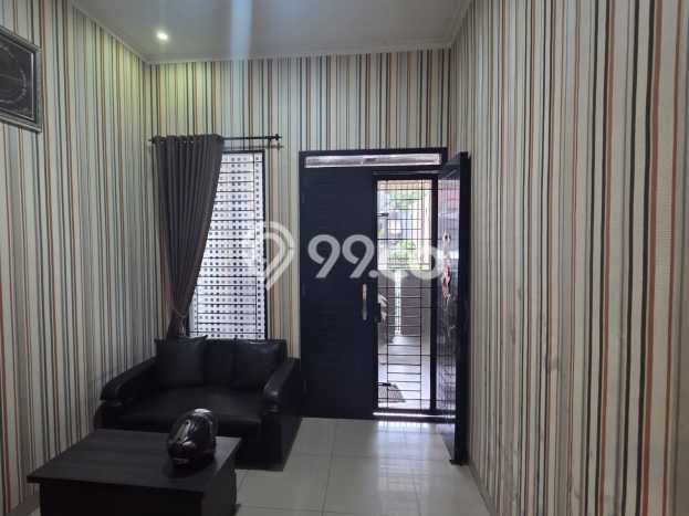 For Sale! Luxury House LT 200m2 Desain Modern di Taman Kopo Indah For Sale! Luxury House LT 200m2 Desain Modern di Taman Kopo Indah
