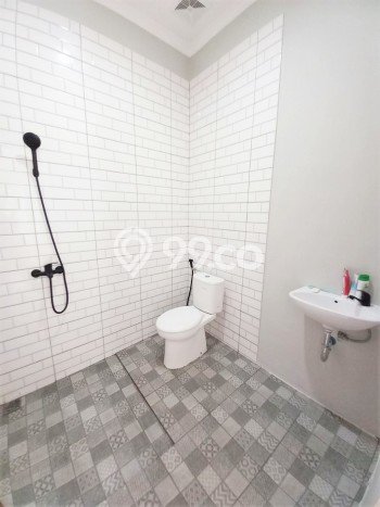 Rumah Mewah Dijual LT 153m2 di BSD, Tangerang Selatan Rumah Mewah Dijual LT 153m2 di BSD, Tangerang Selatan