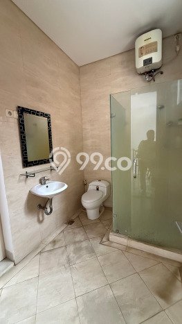 For Sale Hunian Rumah Terawat 3 KT di Bintaro, Tangerang Selatan For Sale Hunian Rumah Terawat 3 KT di Bintaro, Tangerang Selatan
