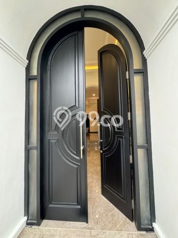 Rumah Elit LB 450m2 Siap Huni Desain Elegan di Gading Serpong, Tangerang Rumah Elit LB 450m2 Siap Huni Desain Elegan di Gading Serpong, Tangerang