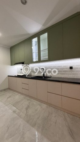 Dijual Rumah Premium dengan Fasilitas Sekitar Komplit di BSD, Tangerang Selatan Dijual Rumah Premium dengan Fasilitas Sekitar Komplit di BSD, Tangerang Selatan