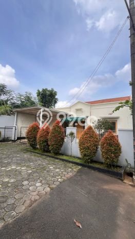 Rumah Elit LB 120m2 Siap Huni Desain Elegan di Bintaro, Tangerang Selatan Rumah Elit LB 120m2 Siap Huni Desain Elegan di Bintaro, Tangerang Selatan