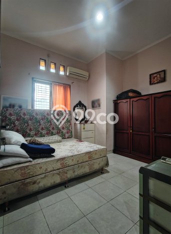 Hunian Cantik Modern Lb 209m2 di BSD, Tangerang Selatan Hunian Cantik Modern Lb 209m2 di BSD, Tangerang Selatan