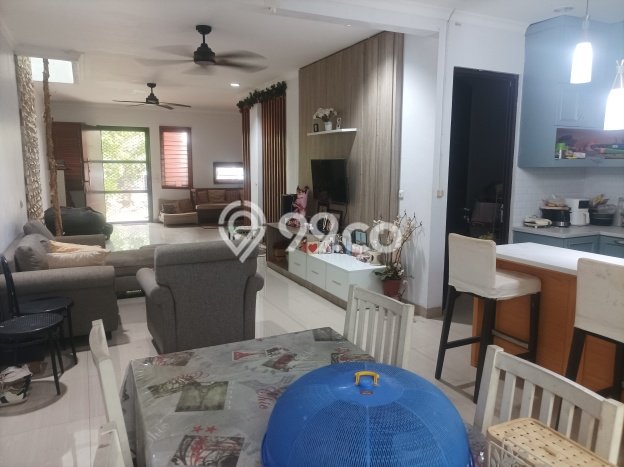 Hunian Cantik Minimalis Lb 200m2 di BSD, Tangerang Selatan Hunian Cantik Minimalis Lb 200m2 di BSD, Tangerang Selatan