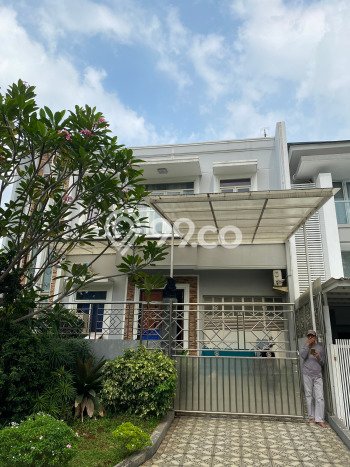 Rumah Mewah LB 200m2 Siap Huni Desain Elegan di Gading Serpong, Tangerang Rumah Mewah LB 200m2 Siap Huni Desain Elegan di Gading Serpong, Tangerang
