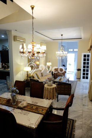 Rumah Luxury Modern Tanpa Renovasi di Pondok Indah Jakarta Selatan Rumah Luxury Modern Tanpa Renovasi di Pondok Indah Jakarta Selatan