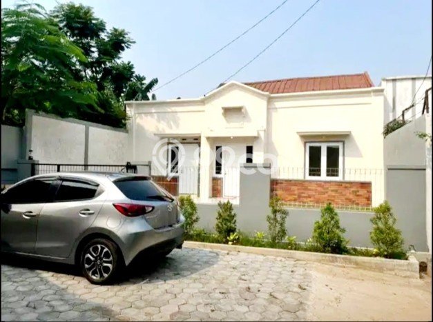 Rumah Luxury Modern Siap Huni di Graha Raya Bintaro Tangerang Selatan Rumah Luxury Modern Siap Huni di Graha Raya Bintaro Tangerang Selatan