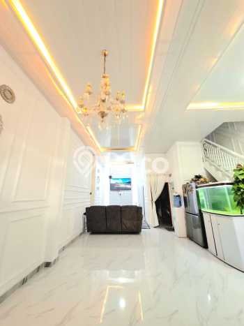 Dijual Rumah Eksklusif 3 KT di Graha Raya, Tangerang Dijual Rumah Eksklusif 3 KT di Graha Raya, Tangerang