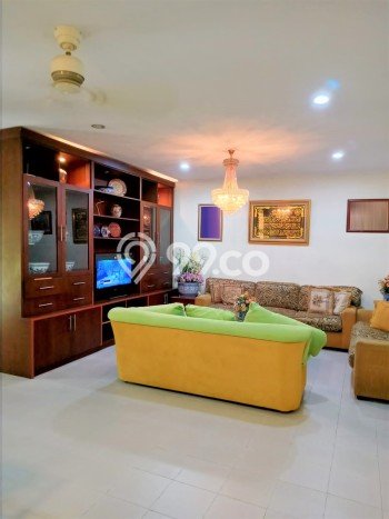Hunian Mewah LB 450m2 Siap Pakai Desain Elegan di Bintaro, Tangerang Selatan Hunian Mewah LB 450m2 Siap Pakai Desain Elegan di Bintaro, Tangerang Selatan