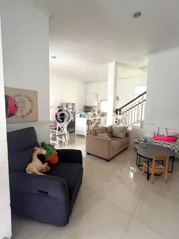 Rumah Strategis Minimalis Lb 115m2 di Ciputat, Tangerang Selatan Rumah Strategis Minimalis Lb 115m2 di Ciputat, Tangerang Selatan