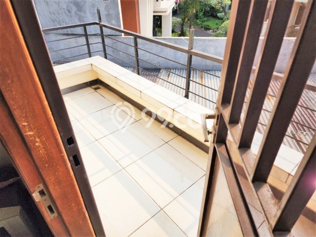 Hunian Elit LB 500m2 Siap Pakai Desain Elegan di Sektor 9-Bintaro, Tangerang Selatan Hunian Elit LB 500m2 Siap Pakai Desain Elegan di Sektor 9-Bintaro, Tangerang Selatan