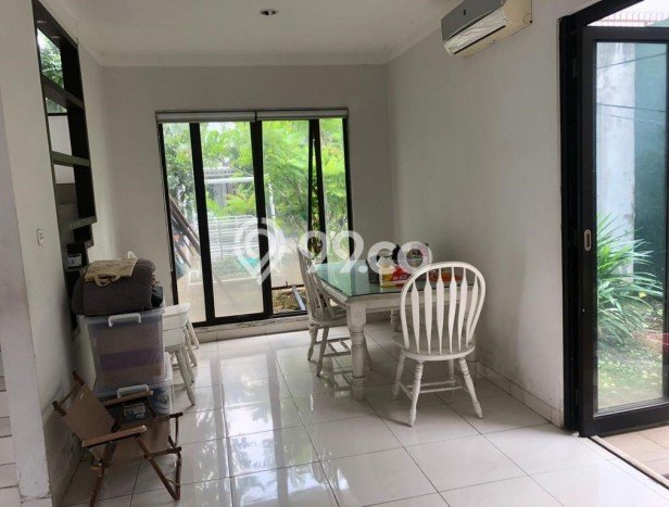 Hunian Elit LB 110m2 Siap Pakai Desain Elegan di Graha Raya, Tangerang Hunian Elit LB 110m2 Siap Pakai Desain Elegan di Graha Raya, Tangerang