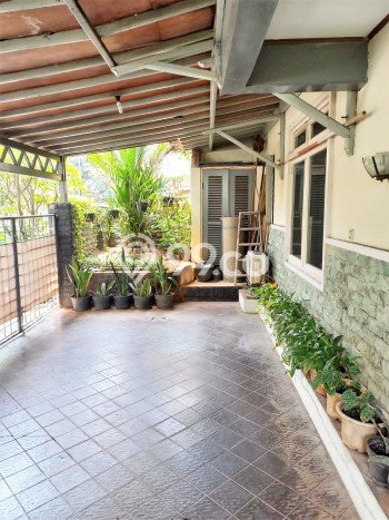 Ready to Use! Luxury House LT 198m2 Desain Elegan di Bintaro Ready to Use! Luxury House LT 198m2 Desain Elegan di Bintaro
