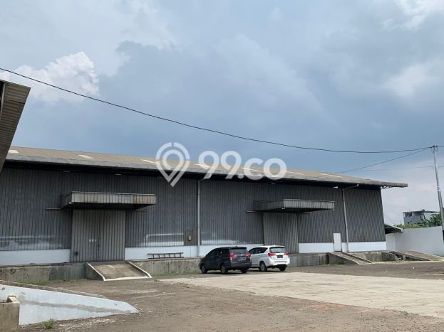 Gudang Disewa di Jakarta Barat dengan LB 1770m2 Area Komersial Ramai Gudang Disewa di Jakarta Barat dengan LB 1770m2 Area Komersial Ramai