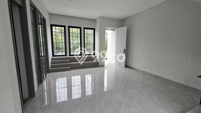 Rumah Eksklusif Dijual LT 112m2 di BSD, Tangerang Selatan Rumah Eksklusif Dijual LT 112m2 di BSD, Tangerang Selatan