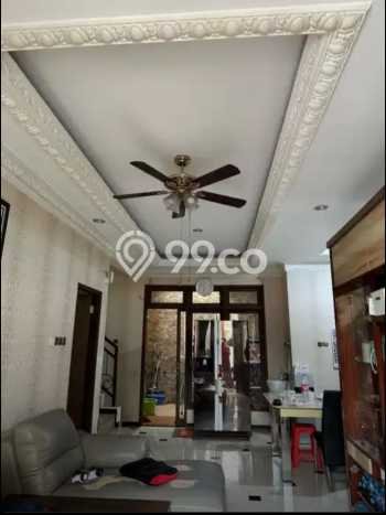 Dijual Cepat Rumah Bagus Siap Huni LB 180m2 di Wiyung, Surabaya Dijual Cepat Rumah Bagus Siap Huni LB 180m2 di Wiyung, Surabaya