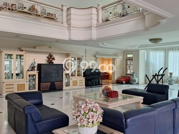 Dijual Rumah Premium dengan Fasilitas Sekitar Komplit di Dukuh Pakis, Surabaya Dijual Rumah Premium dengan Fasilitas Sekitar Komplit di Dukuh Pakis, Surabaya
