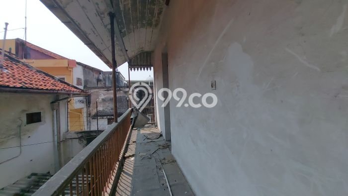 Ruko For Rent di Bubutan, Luas 650m2m², Kawasan Premium, Siap Usaha Ruko For Rent di Bubutan, Luas 650m2m², Kawasan Premium, Siap Usaha