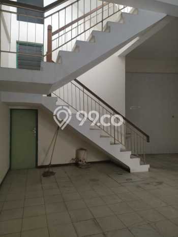 Ruko Disewakan Cepat di Dukuh Pakis Surabaya LB 303m2 Ruko Disewakan Cepat di Dukuh Pakis Surabaya LB 303m2