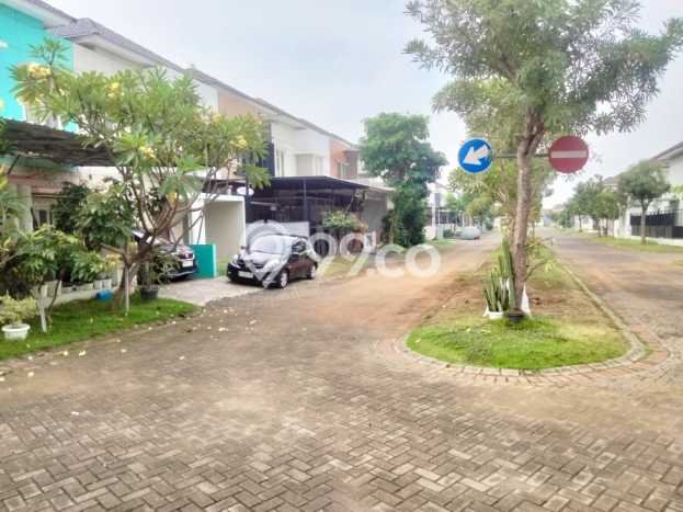 Hunian Cantik Modern Lb 180m2 di Gedangan, Sidoarjo Hunian Cantik Modern Lb 180m2 di Gedangan, Sidoarjo