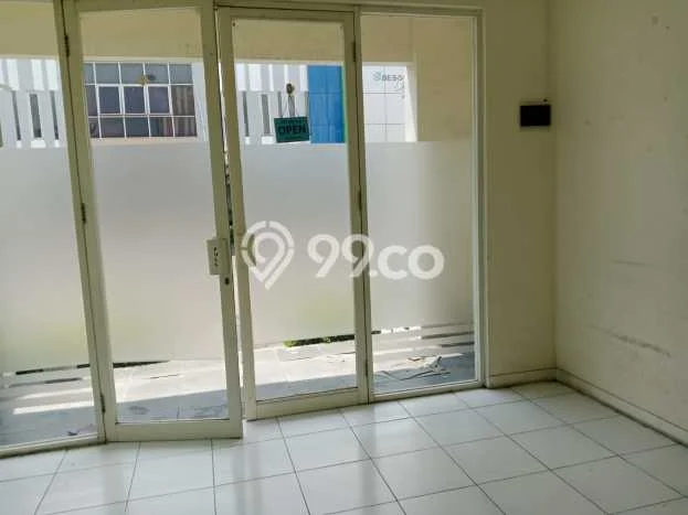 AREA KOMERSIAL! Ruko For Rent di Krian, Luas 70m2m², Area Utama, Ready Usaha AREA KOMERSIAL! Ruko For Rent di Krian, Luas 70m2m², Area Utama, Ready Usaha