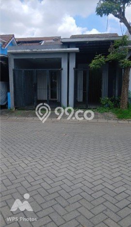 Rumah Modern 2 Kamar Terawat di Kompleks Cluster Krian, Sidoarjo Rumah Modern 2 Kamar Terawat di Kompleks Cluster Krian, Sidoarjo