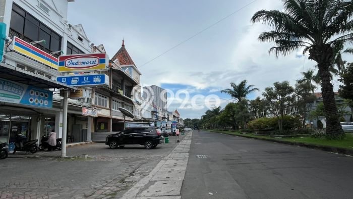 Unit Ruko Dijual di Rungkut Surabaya 225m2 Unit Ruko Dijual di Rungkut Surabaya 225m2