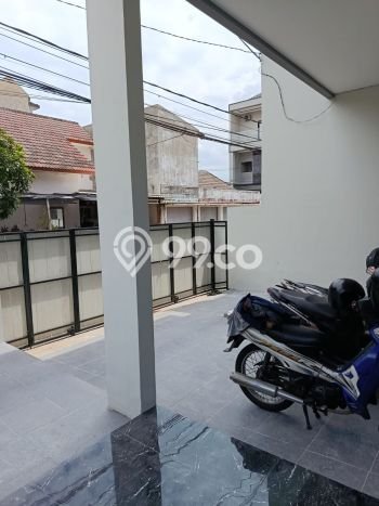 Rumah Strategis Minimalis Lb 130m2 di Wiyung, Surabaya Rumah Strategis Minimalis Lb 130m2 di Wiyung, Surabaya