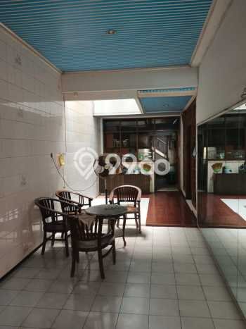 Siap Huni Rumah Mewah 8 Kamar di Sawahan Dekat ke Mana Saja Siap Huni Rumah Mewah 8 Kamar di Sawahan Dekat ke Mana Saja