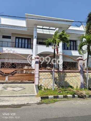 Dijual Rumah Premium dengan Fasilitas Sekitar Lengkap di Mulyorejo, Surabaya Dijual Rumah Premium dengan Fasilitas Sekitar Lengkap di Mulyorejo, Surabaya