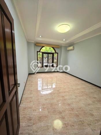 Disewakan Rumah Konsep Modern di Dukuh Pakis Surabaya dengan 5 KT Disewakan Rumah Konsep Modern di Dukuh Pakis Surabaya dengan 5 KT