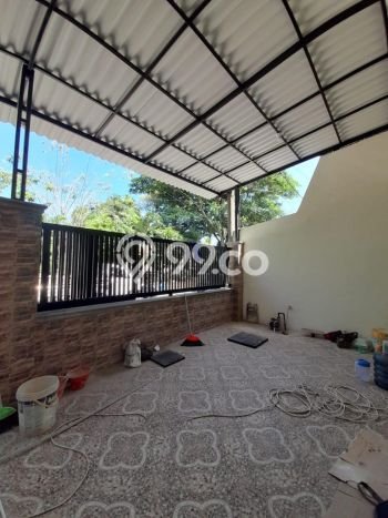 Dijual Rumah 5 Kamar Lokasi Ideal Nyaman dan Strategis di Rungkut Dijual Rumah 5 Kamar Lokasi Ideal Nyaman dan Strategis di Rungkut