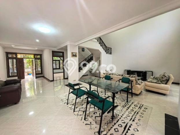 Disewakan Rumah Konsep Modern di Dukuh Pakis Surabaya dengan 5 KT Disewakan Rumah Konsep Modern di Dukuh Pakis Surabaya dengan 5 KT