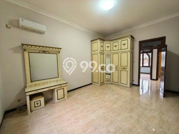 Disewakan Rumah Konsep Modern di Dukuh Pakis Surabaya dengan 5 KT Disewakan Rumah Konsep Modern di Dukuh Pakis Surabaya dengan 5 KT
