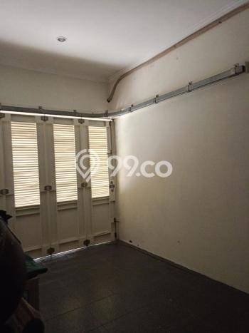 Dijual Cepat Rumah Bagus Siap Huni LB 182m2 di Gresik, Gresik Dijual Cepat Rumah Bagus Siap Huni LB 182m2 di Gresik, Gresik