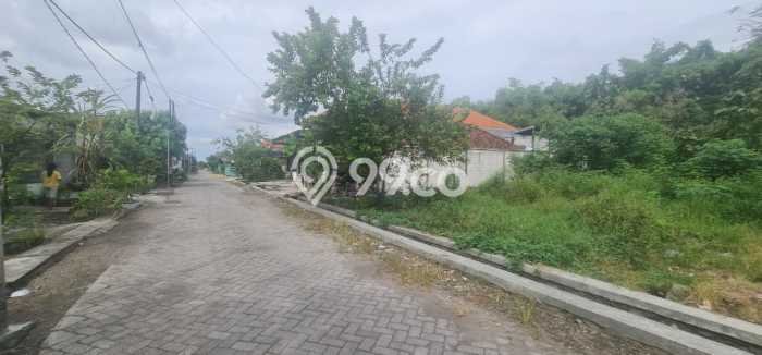 Lahan Dijual Lokasi Menganti, Gresik dengan Luas Tanah 650m2 dan Status - Lahan Dijual Lokasi Menganti, Gresik dengan Luas Tanah 650m2 dan Status -