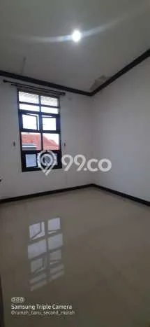 Dijual Rumah 6 Kamar Lokasi Strategis Nyaman dan Strategis di Sidoarjo Dijual Rumah 6 Kamar Lokasi Strategis Nyaman dan Strategis di Sidoarjo